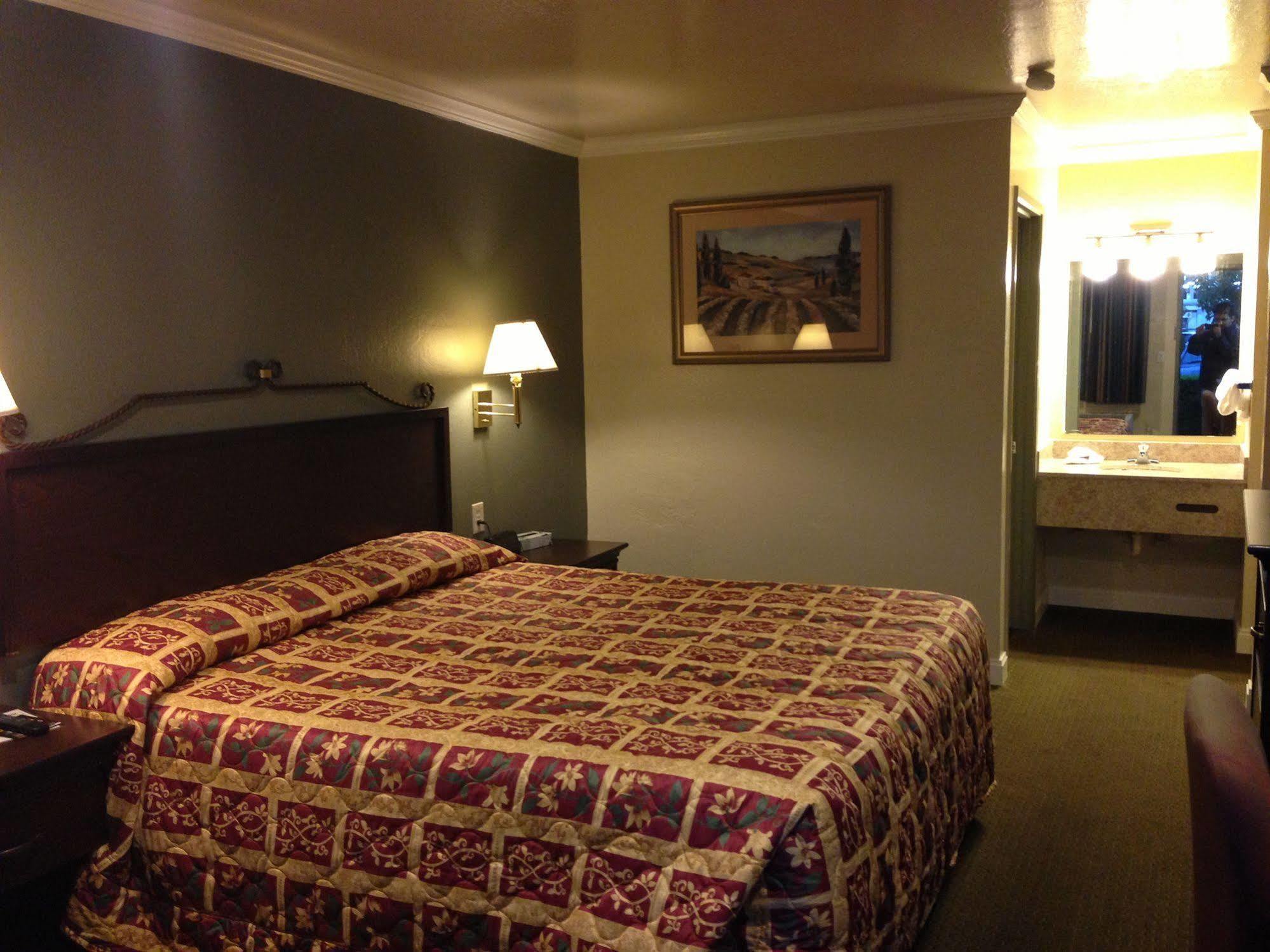 Gilroy Inn المظهر الخارجي الصورة