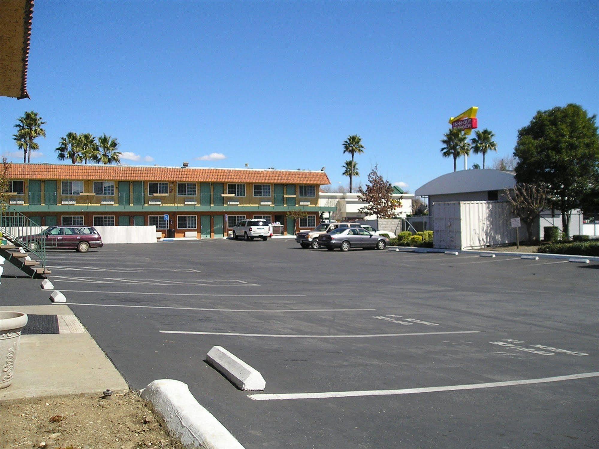 Gilroy Inn المظهر الخارجي الصورة