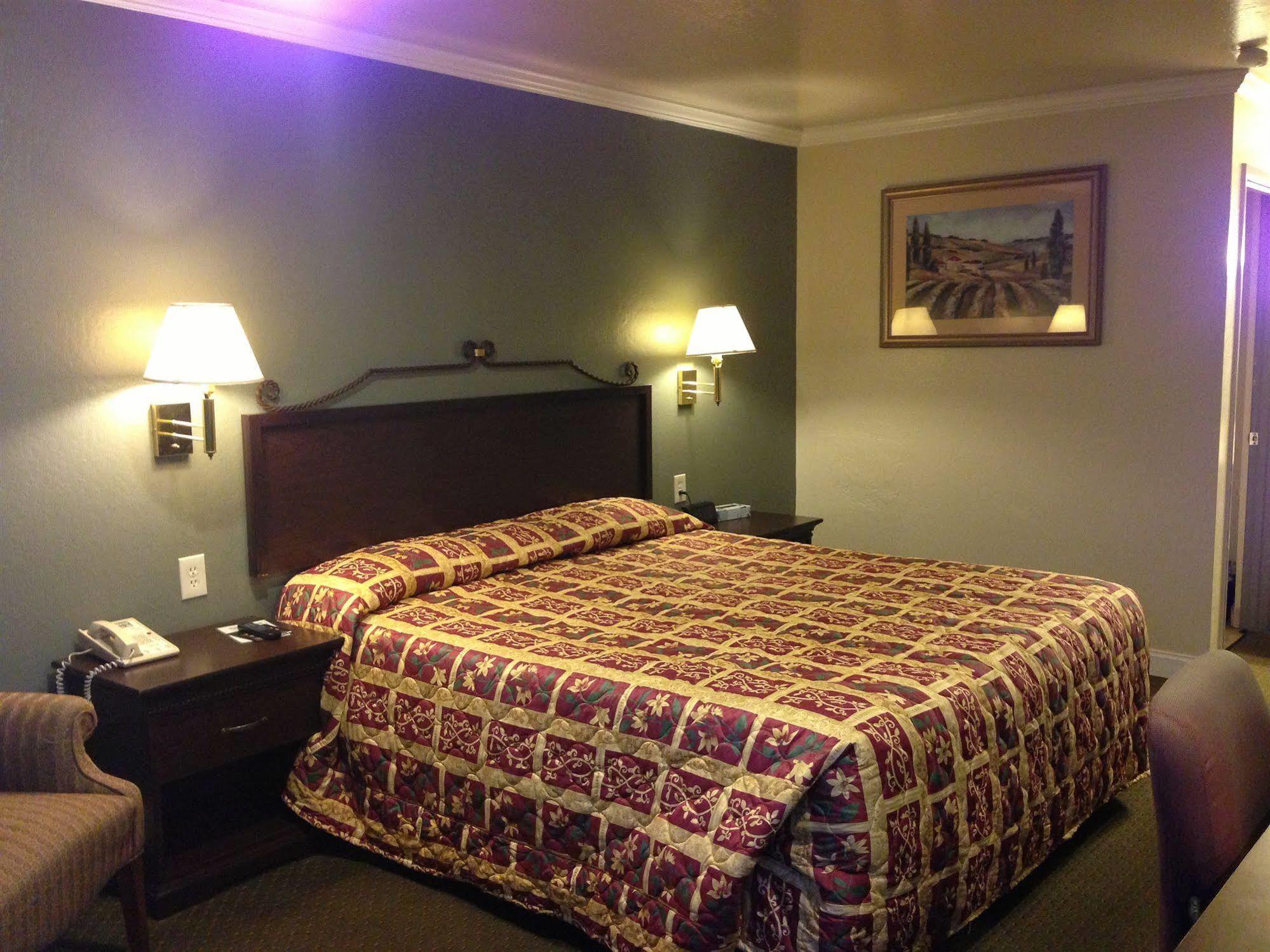 Gilroy Inn المظهر الخارجي الصورة
