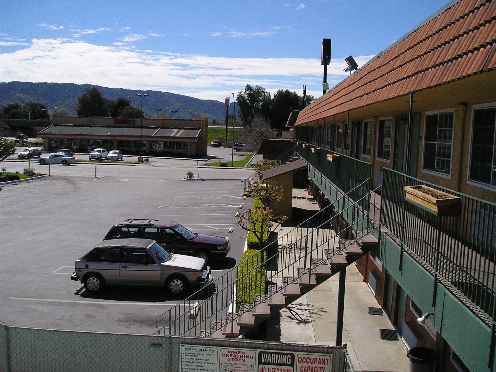 Gilroy Inn المظهر الخارجي الصورة